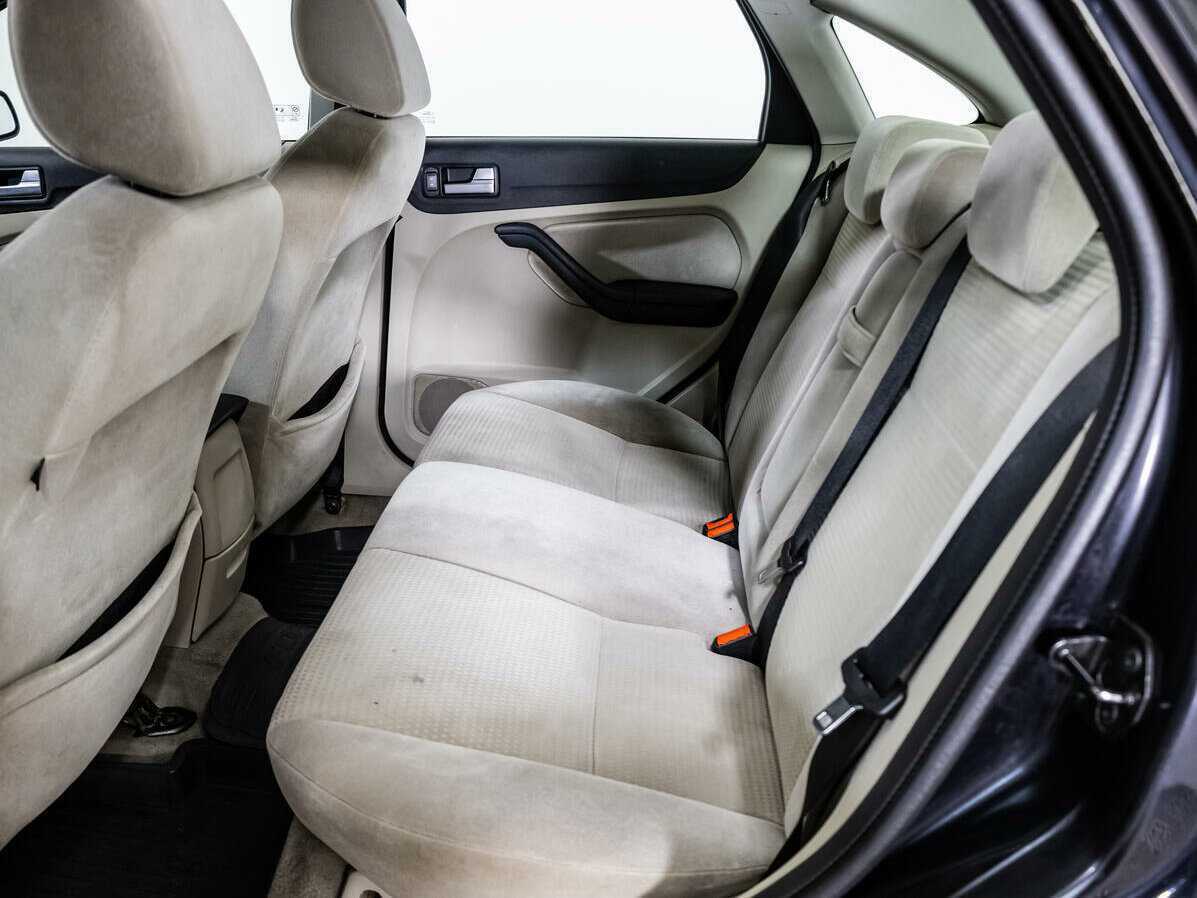 Ford Focus с пробегом — 2006 год. Фото: #9