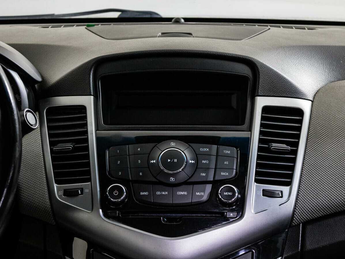 Chevrolet Cruze с пробегом — 2012 год. Фото: #12