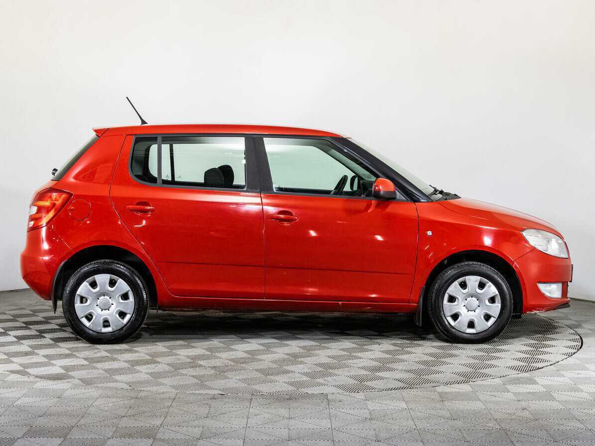 Skoda Fabia с пробегом — 2012 год. Фото: #3