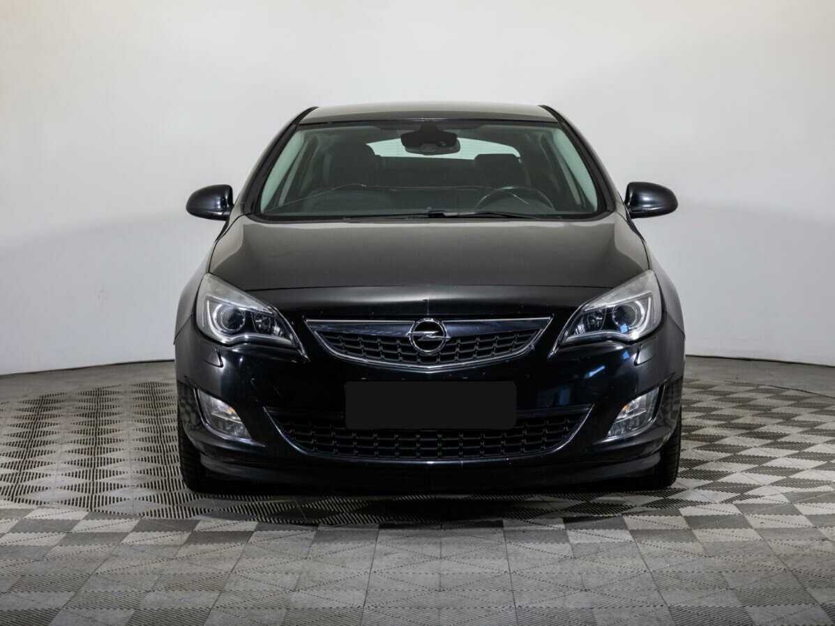 Opel Astra с пробегом — 2011 год. Фото: #1