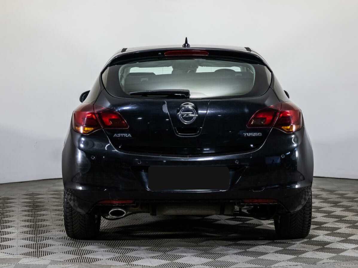 Opel Astra с пробегом — 2011 год. Фото: #5