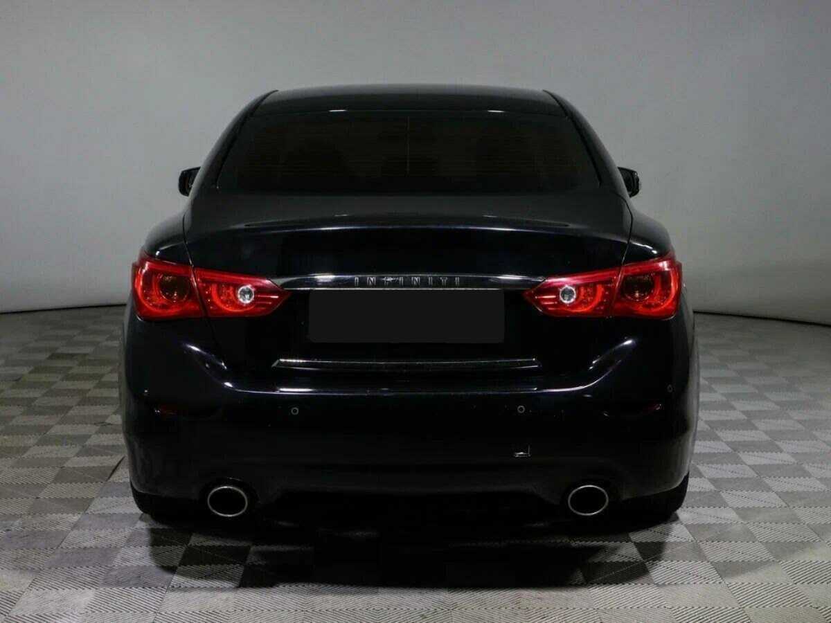 Infiniti Q50 с пробегом — 2014 год. Фото: #5