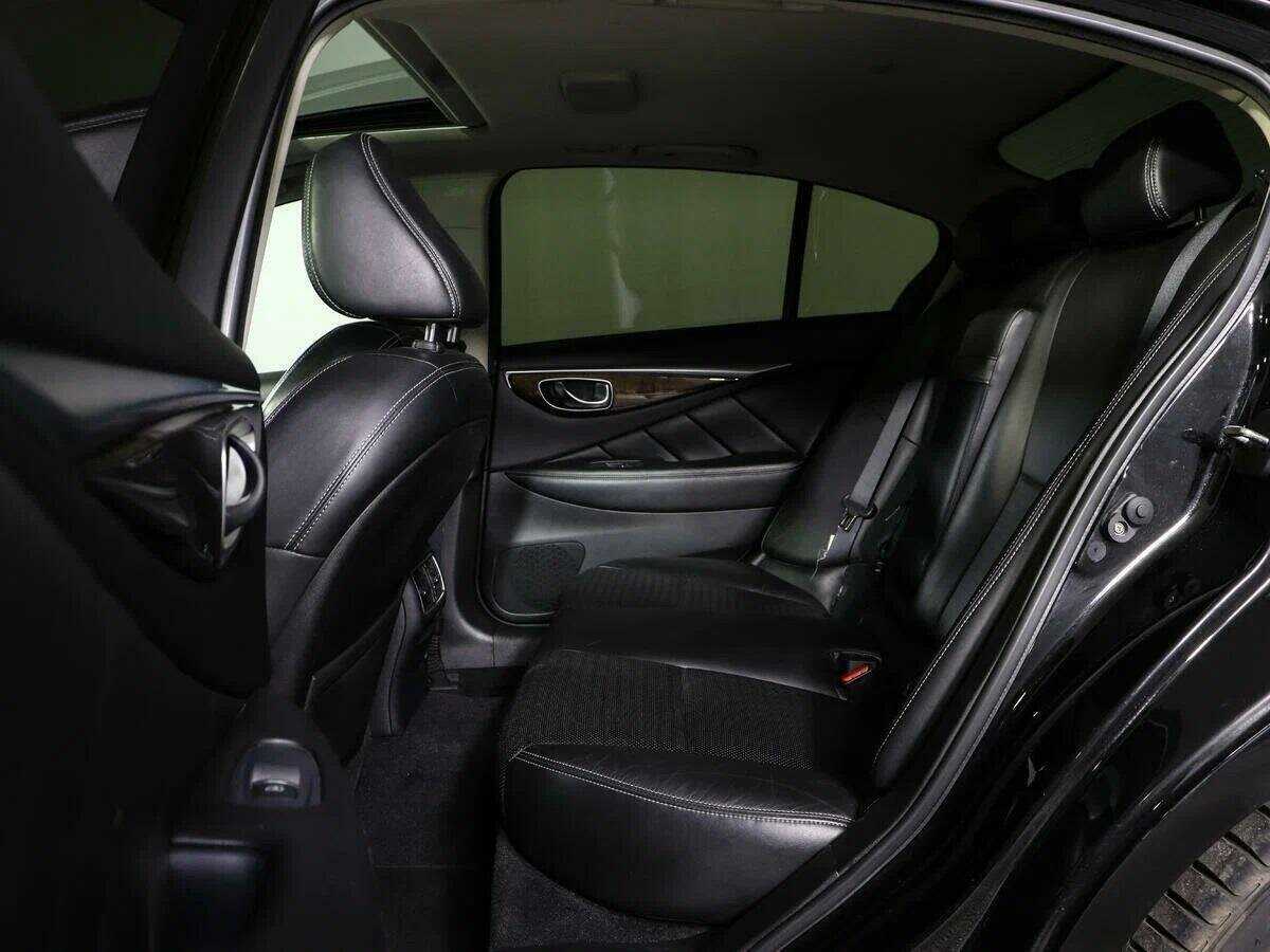 Infiniti Q50 с пробегом — 2014 год. Фото: #9