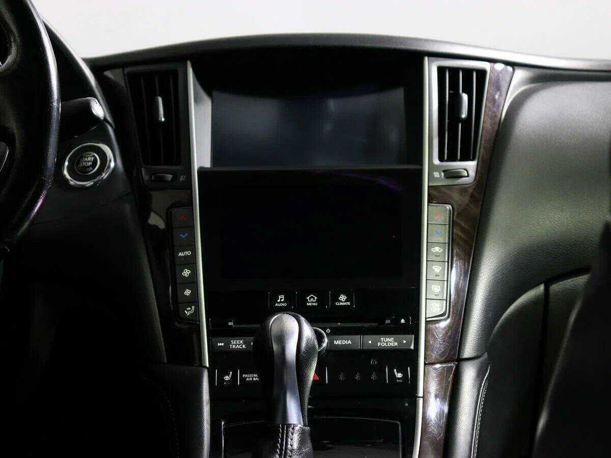 Infiniti Q50 с пробегом — 2014 год. Фото: #12