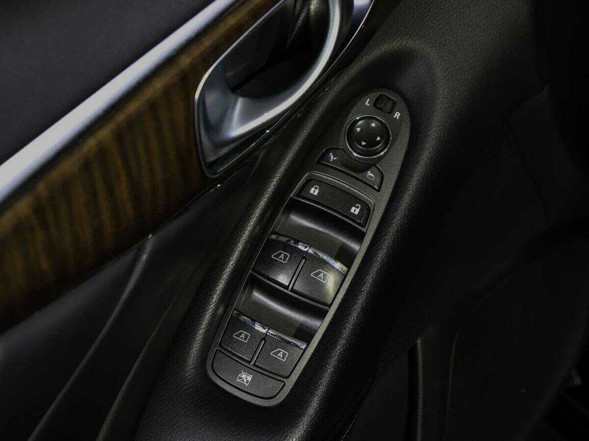 Infiniti Q50 с пробегом — 2014 год. Фото: #14