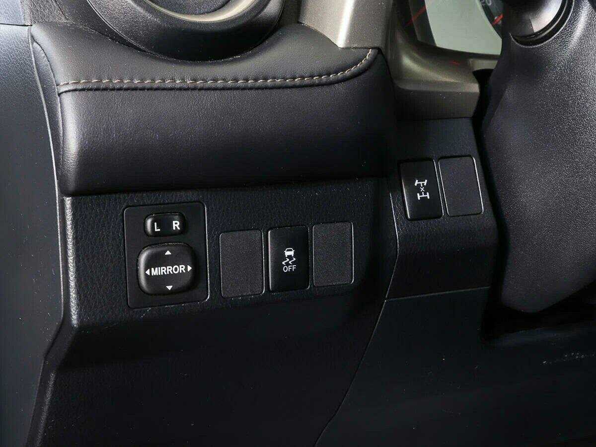 Toyota RAV4 с пробегом — 2012 год. Фото: #18