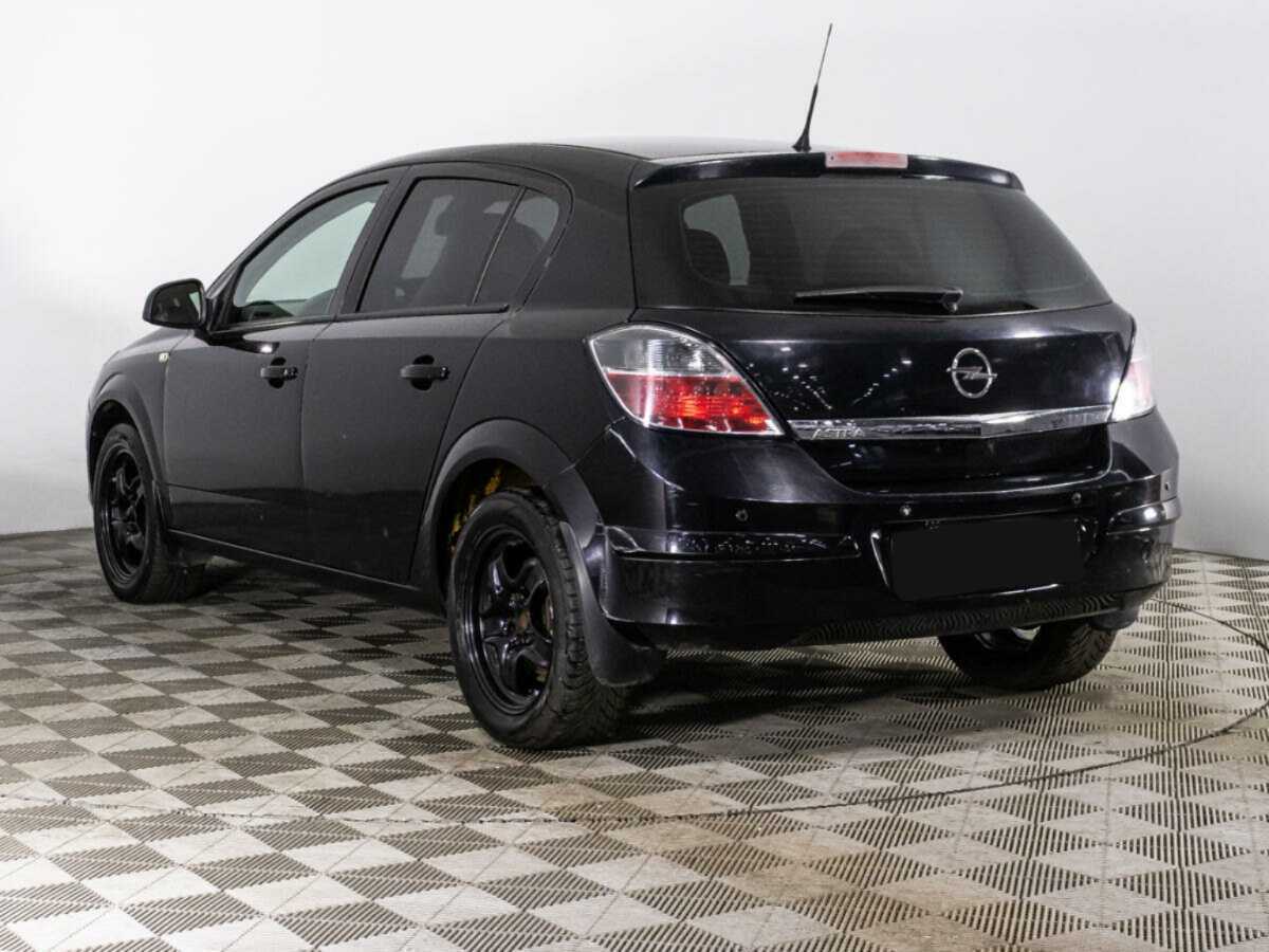 Opel Astra с пробегом — 2010 год. Фото: #6