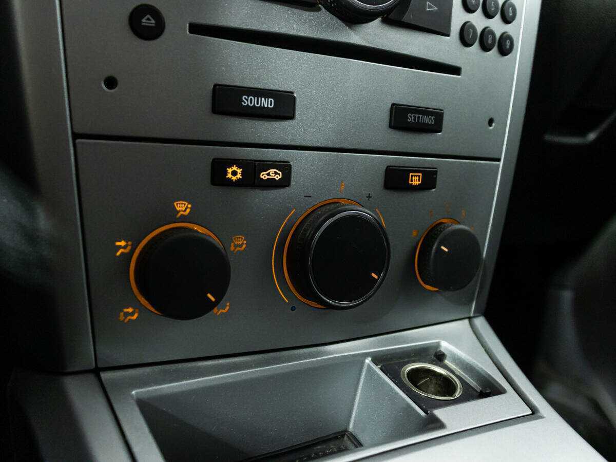 Opel Astra с пробегом — 2010 год. Фото: #16