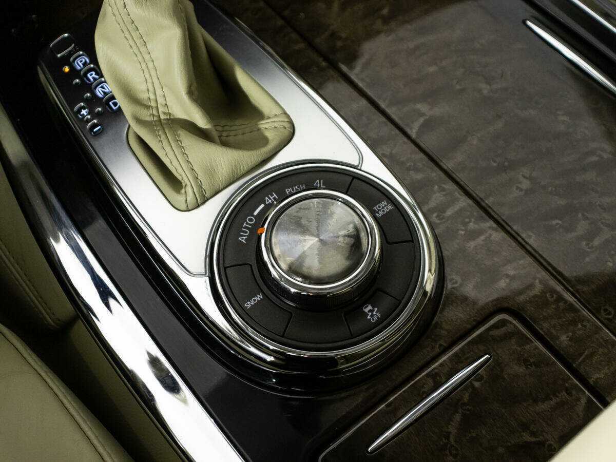 Infiniti QX80 с пробегом — 2014 год. Фото: #16