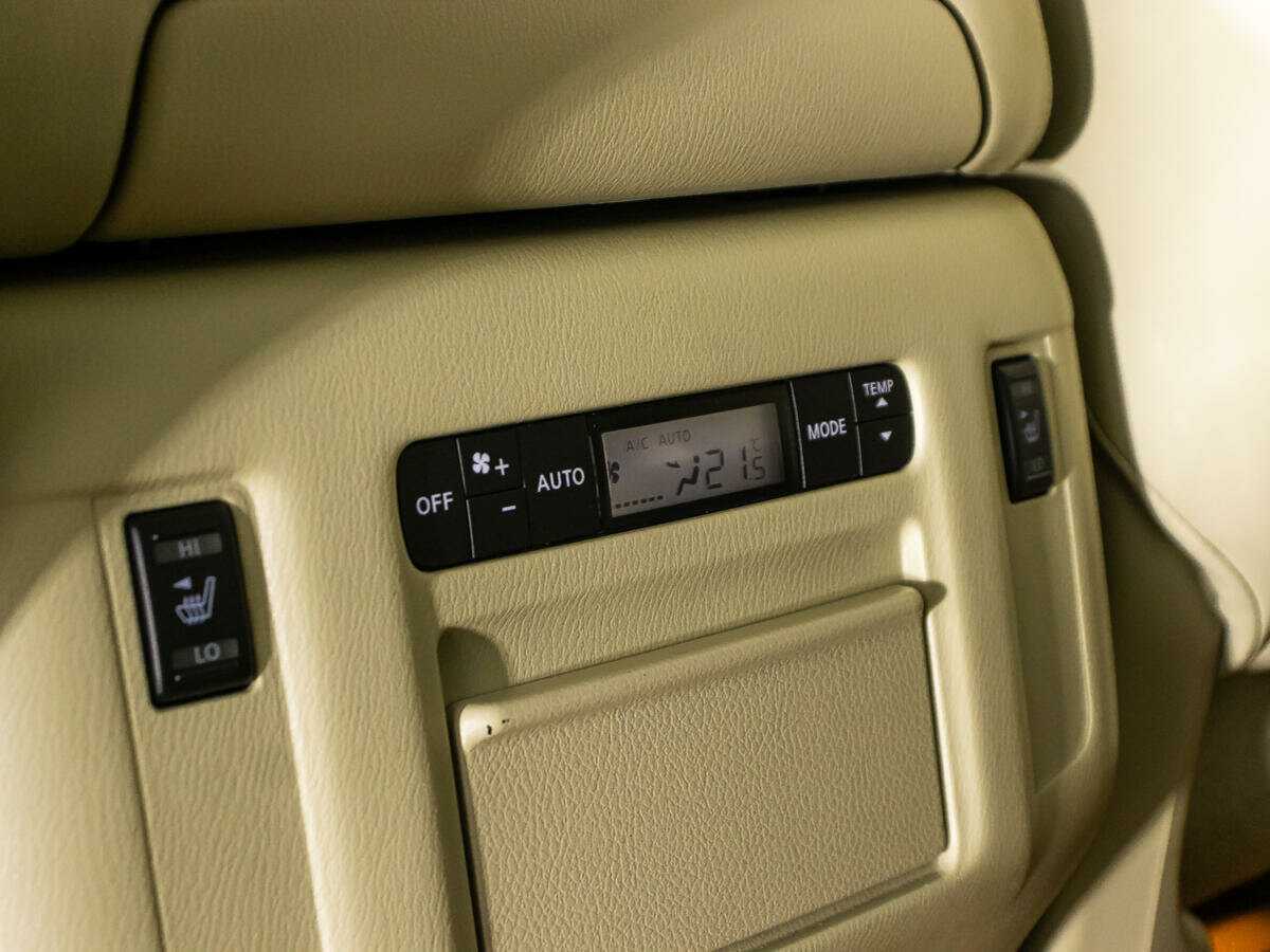 Infiniti QX80 с пробегом — 2014 год. Фото: #17