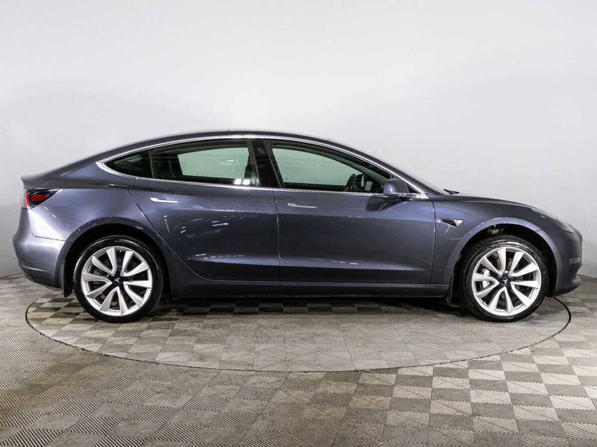 Tesla Model 3 с пробегом — 2019 год. Фото: #3
