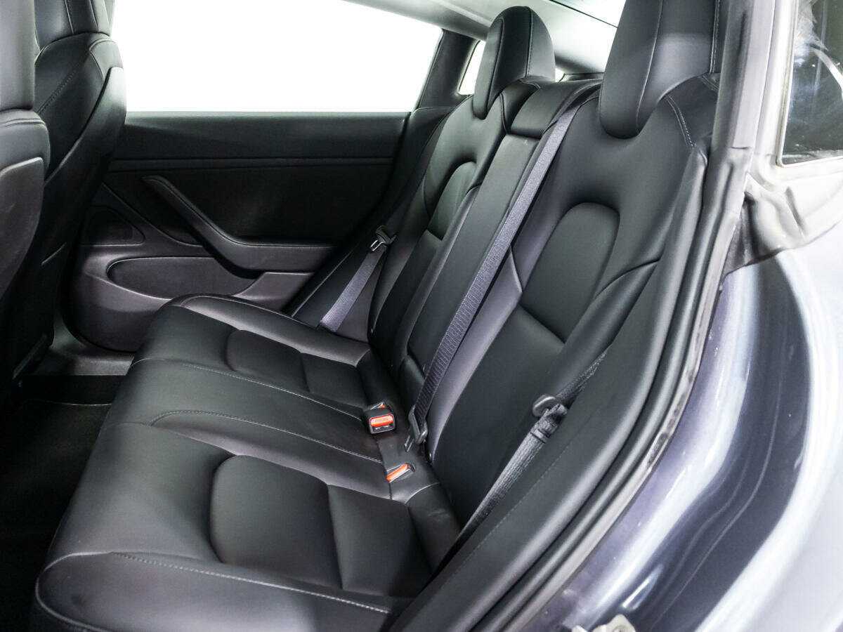 Tesla Model 3 с пробегом — 2019 год. Фото: #9