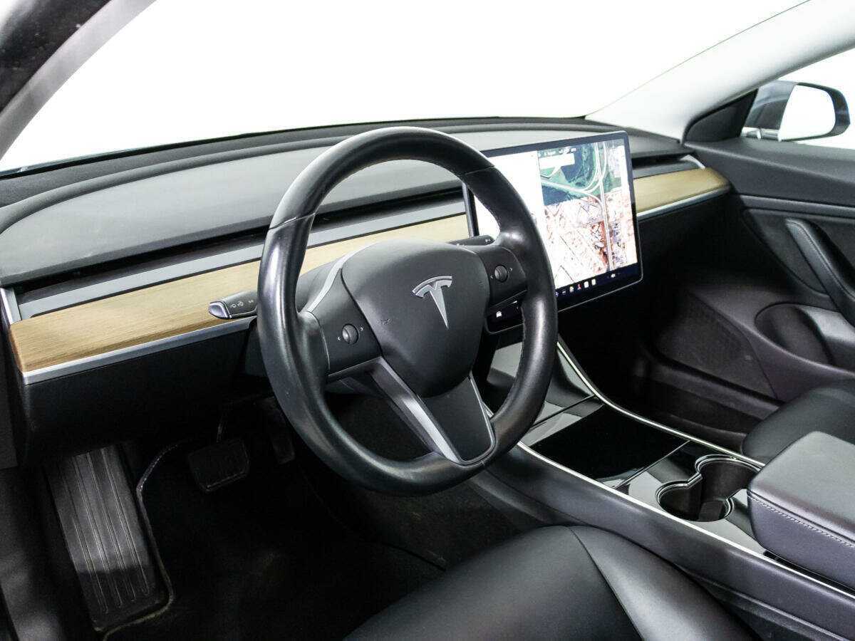 Tesla Model 3 с пробегом — 2019 год. Фото: #10