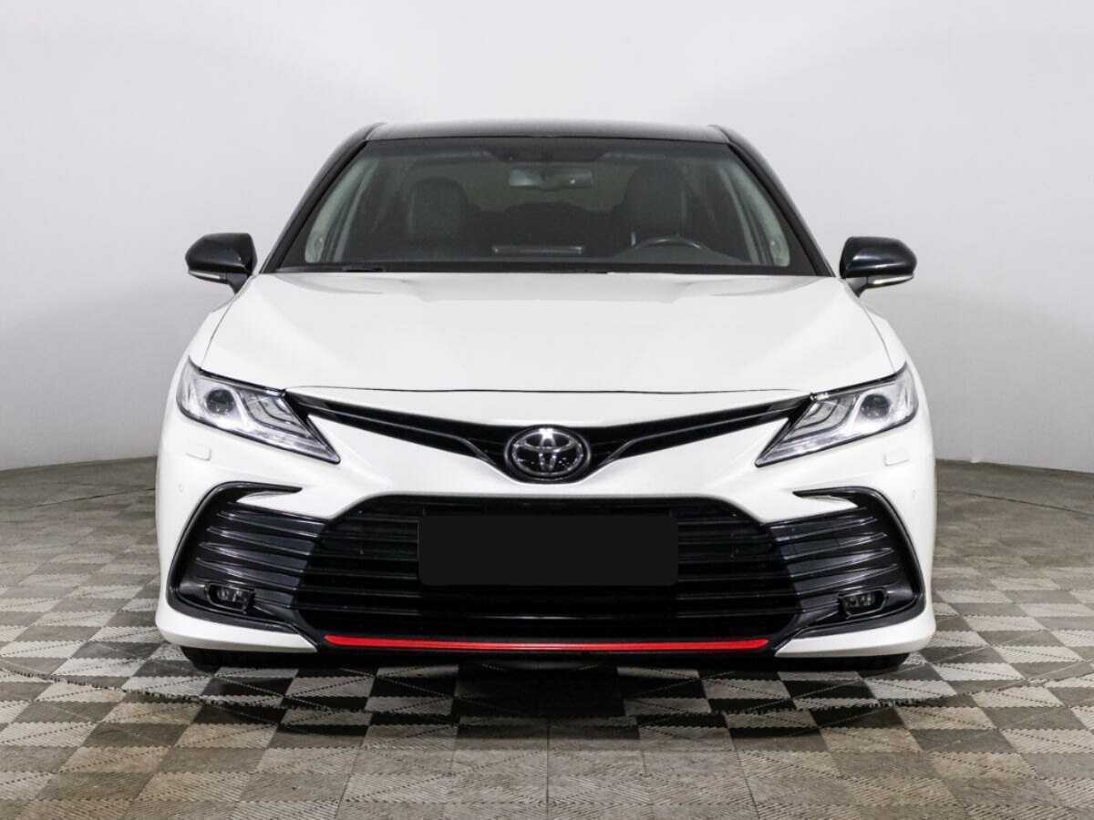 Toyota Camry с пробегом — 2021 год. Фото: #1