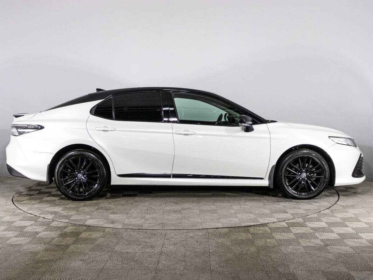 Toyota Camry с пробегом — 2021 год. Фото: #3