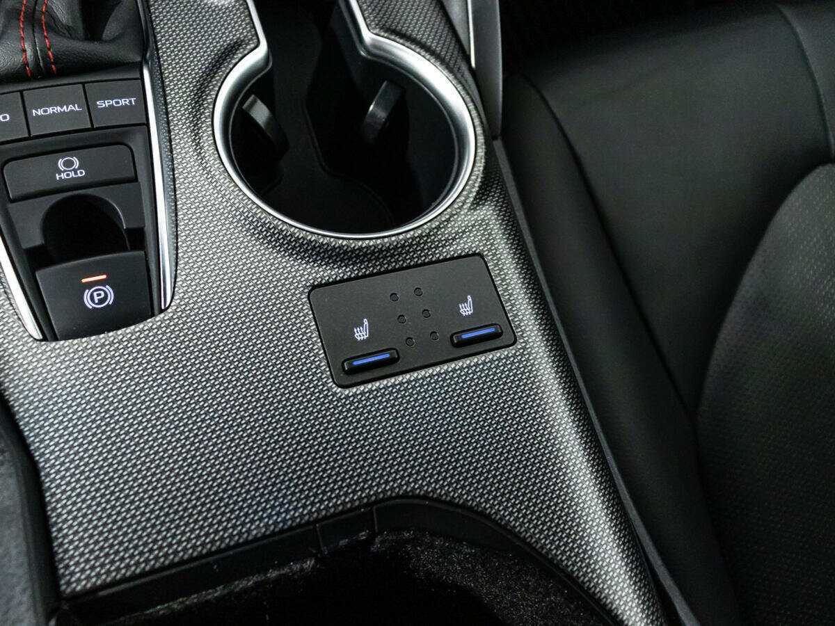 Toyota Camry с пробегом — 2021 год. Фото: #18