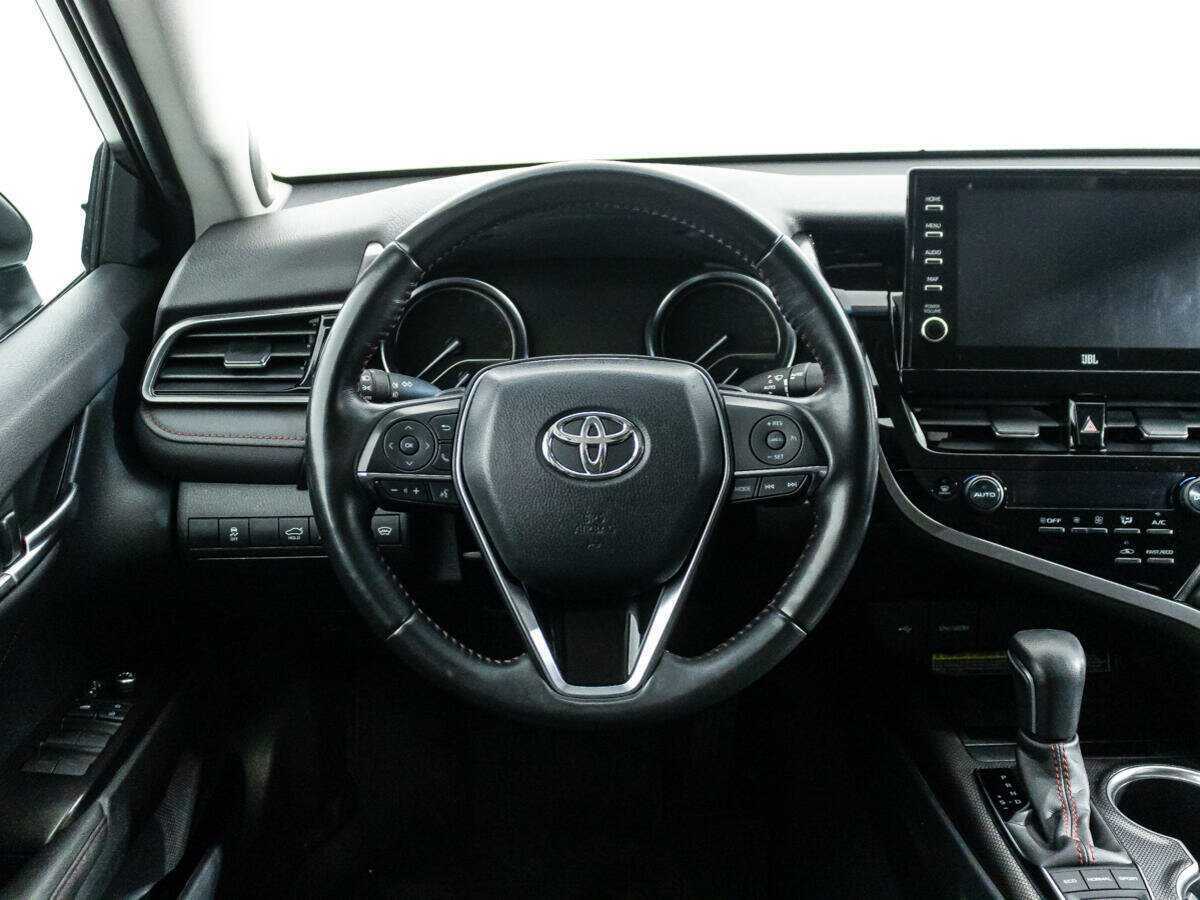 Toyota Camry с пробегом — 2021 год. Фото: #21