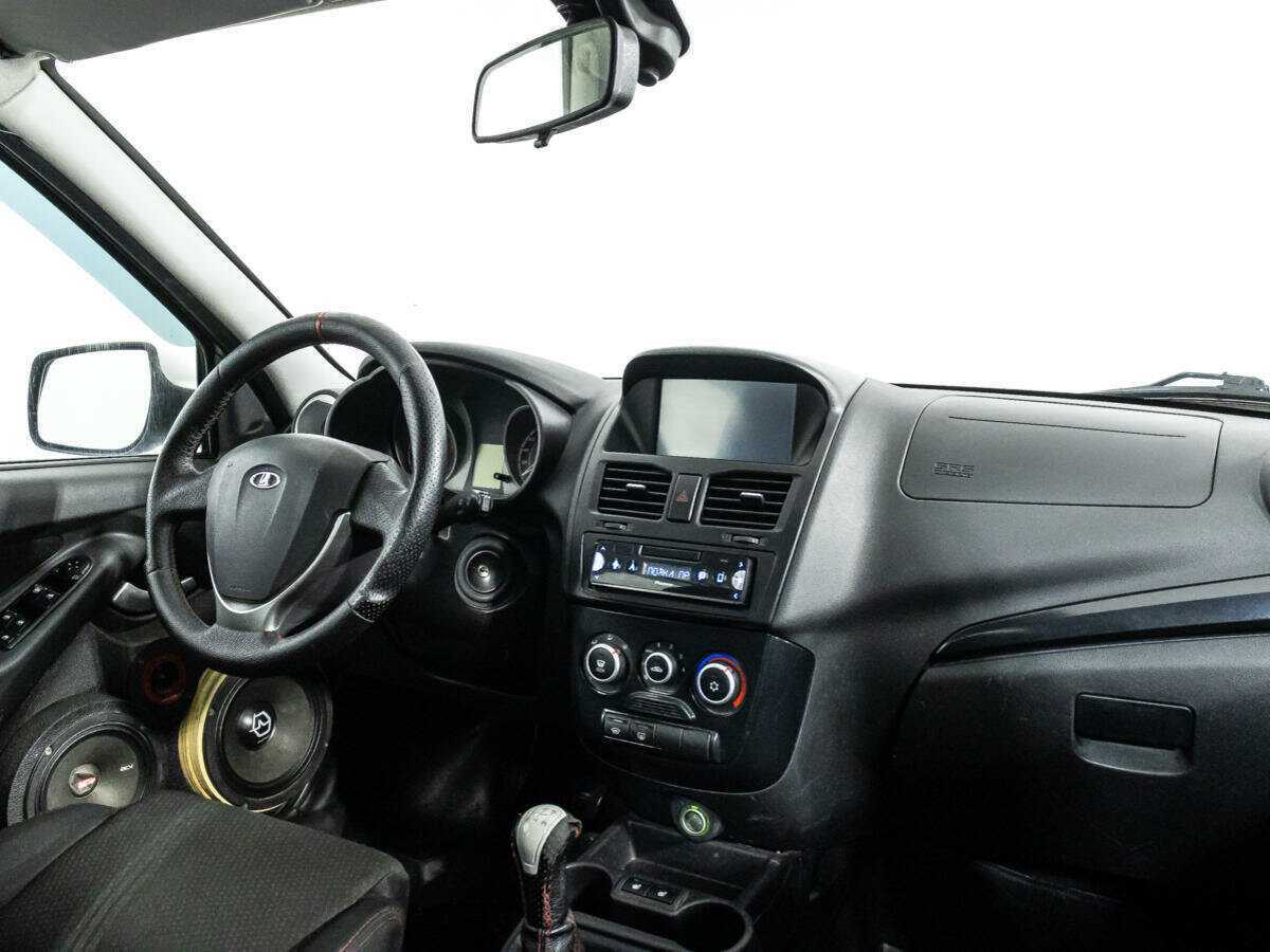 Lada (ВАЗ) Kalina с пробегом — 2015 год. Фото: #8