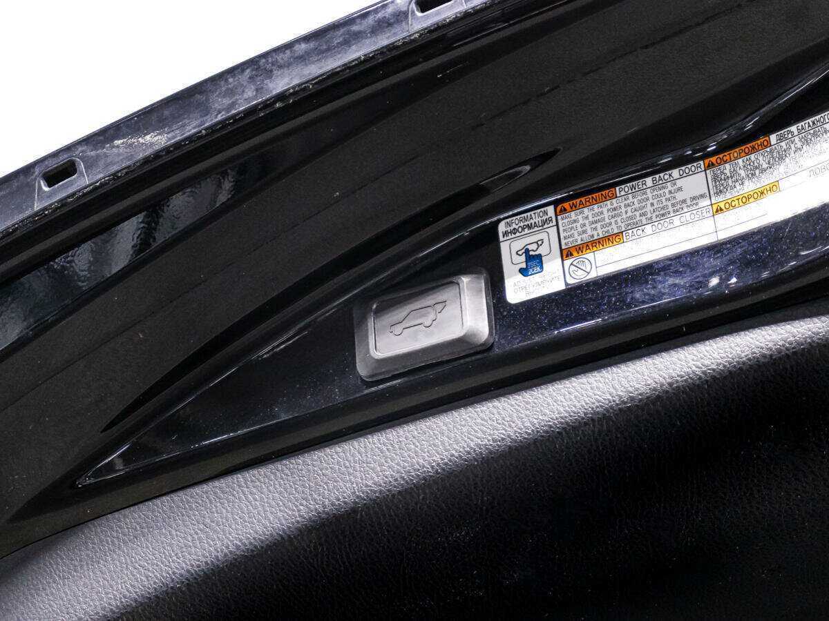 Toyota RAV4 с пробегом — 2017 год. Фото: #13