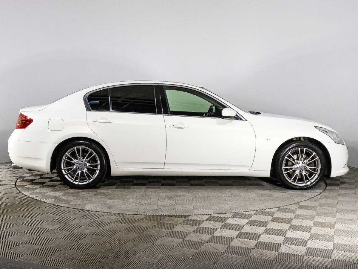 Infiniti G с пробегом — 2012 год. Фото: #3