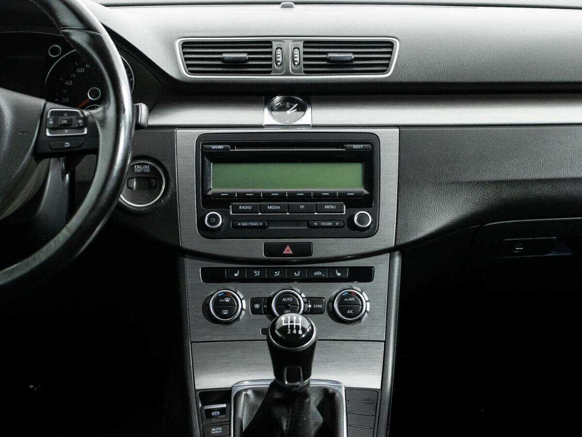 Volkswagen Passat с пробегом — 2013 год. Фото: #13