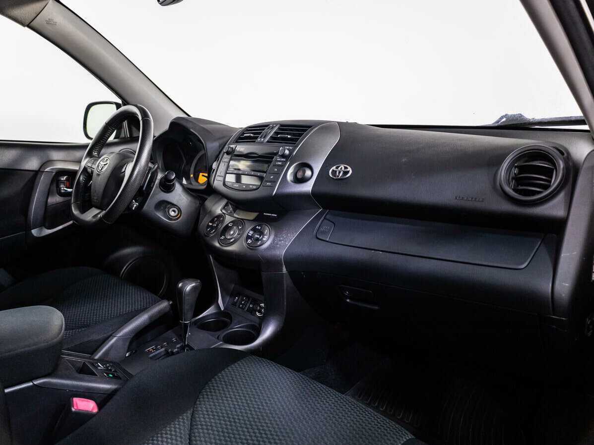 Toyota RAV4 с пробегом — 2011 год. Фото: #7