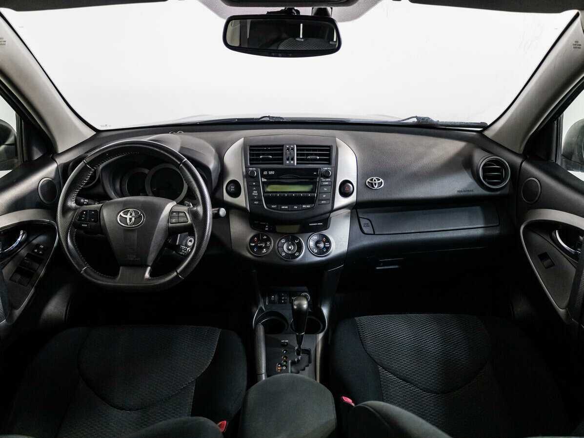 Toyota RAV4 с пробегом — 2011 год. Фото: #11