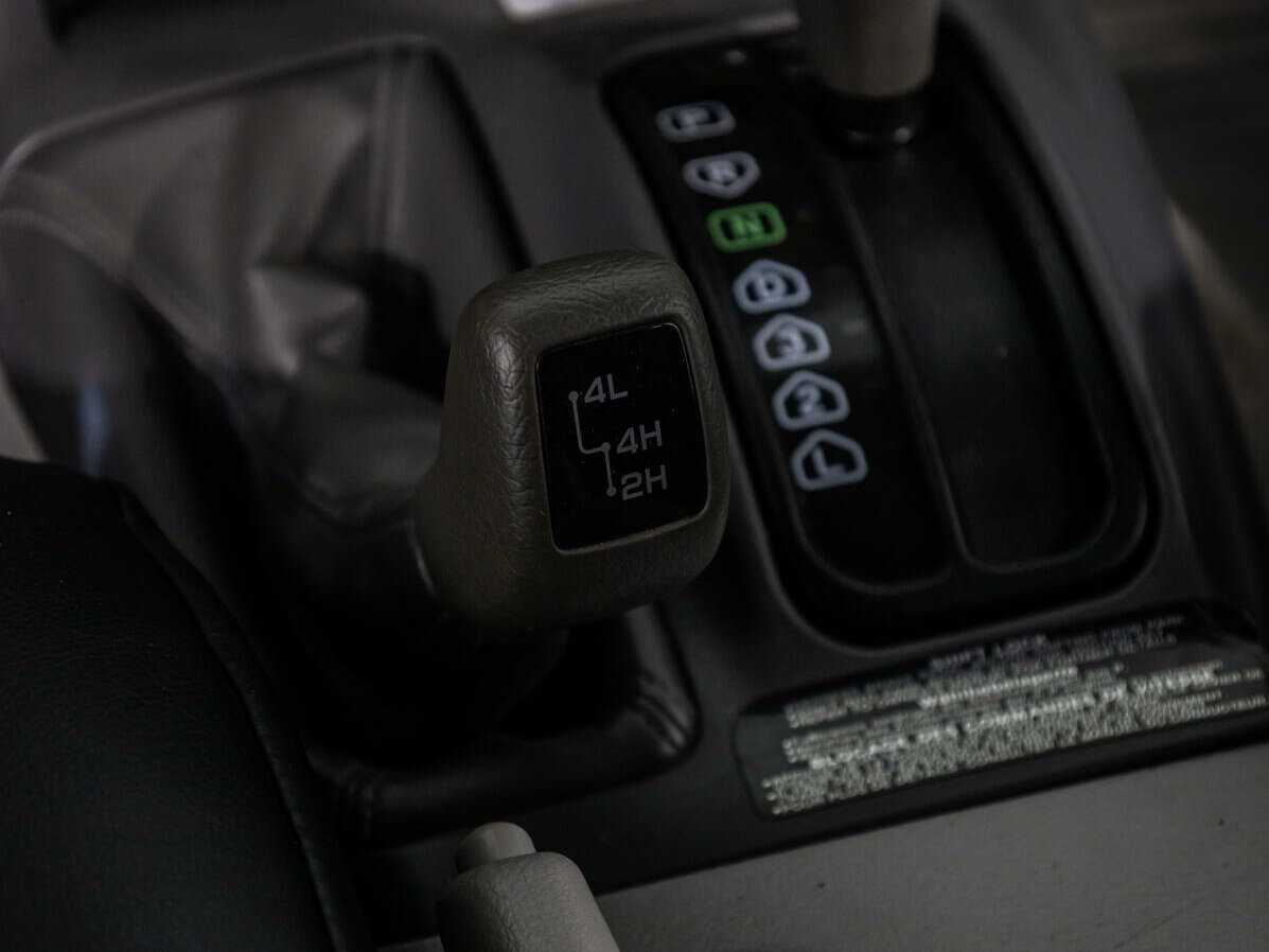 Mitsubishi Pajero Sport с пробегом — 2008 год. Фото: #18