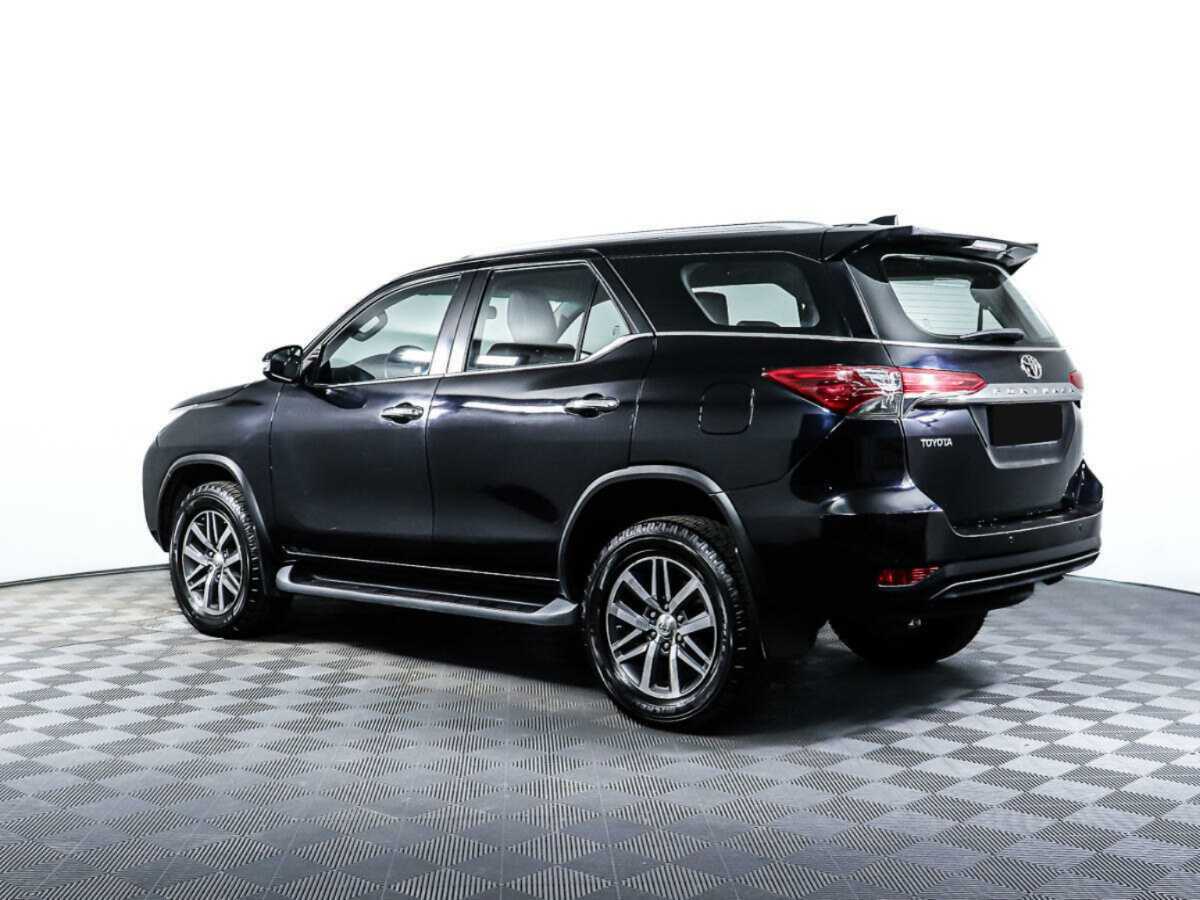 Toyota Fortuner с пробегом — 2018 год. Фото: #4