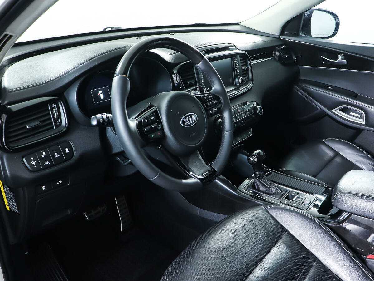 Kia Sorento с пробегом — 2016 год. Фото: #10