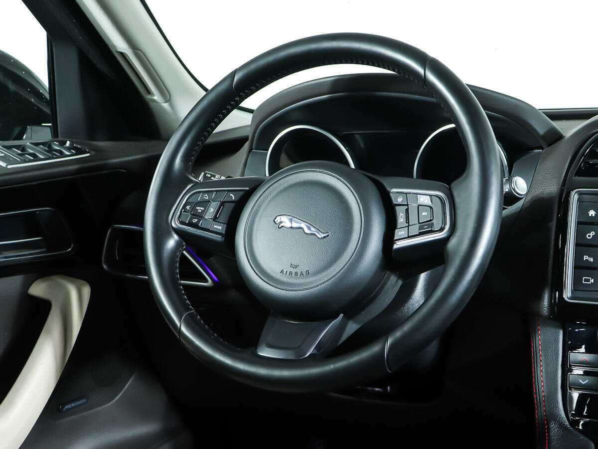 Jaguar F-Pace с пробегом — 2017 год. Фото: #13