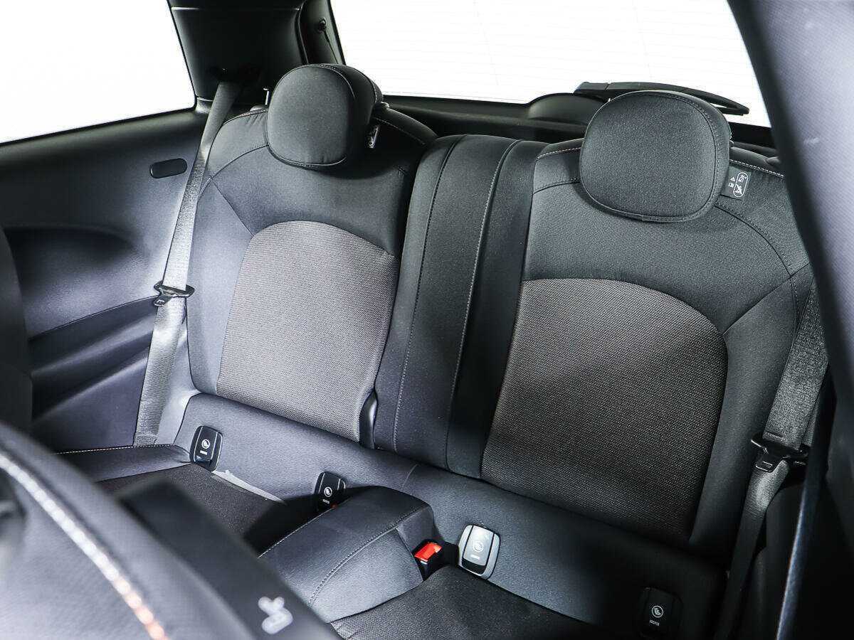 Mini Hatch с пробегом — 2021 год. Фото: #8