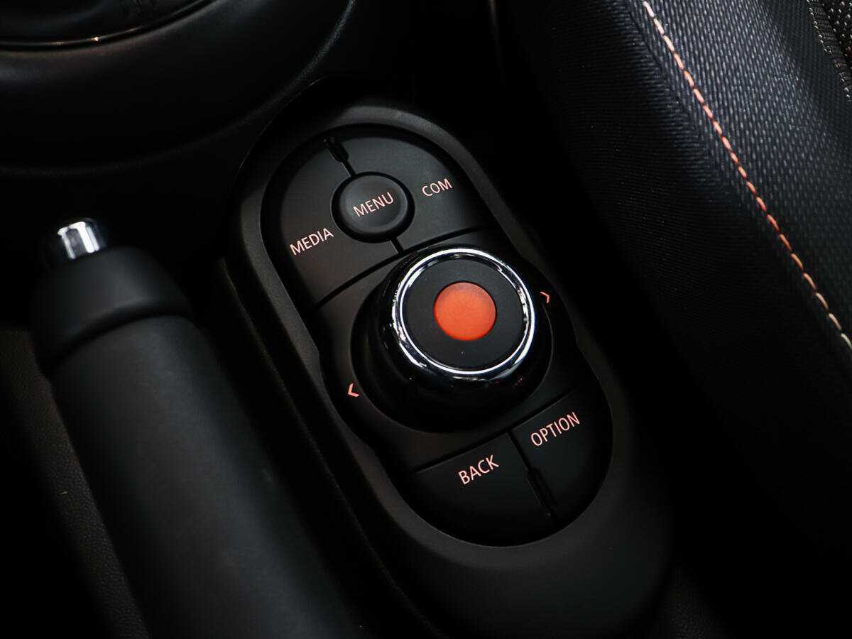 Mini Hatch с пробегом — 2021 год. Фото: #17