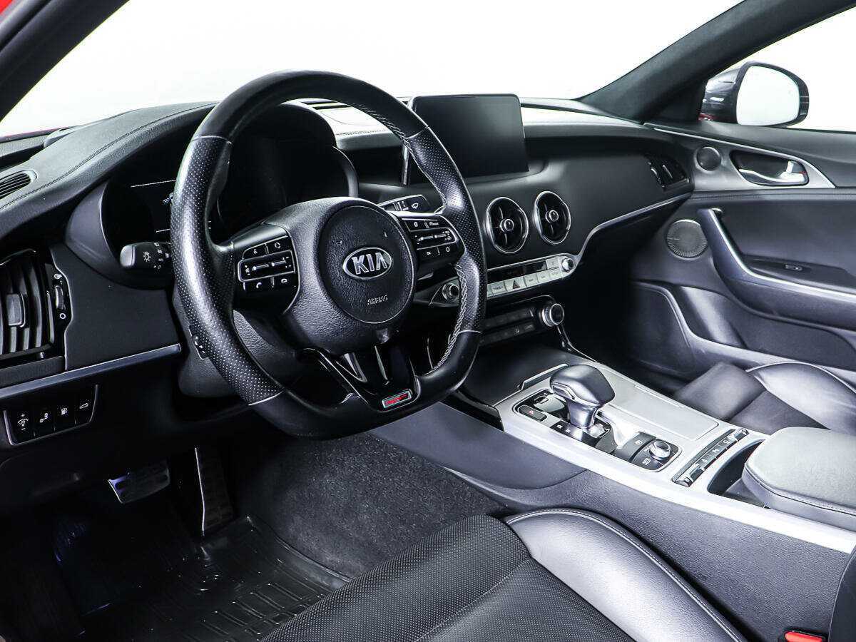 Kia Stinger с пробегом — 2019 год. Фото: #11
