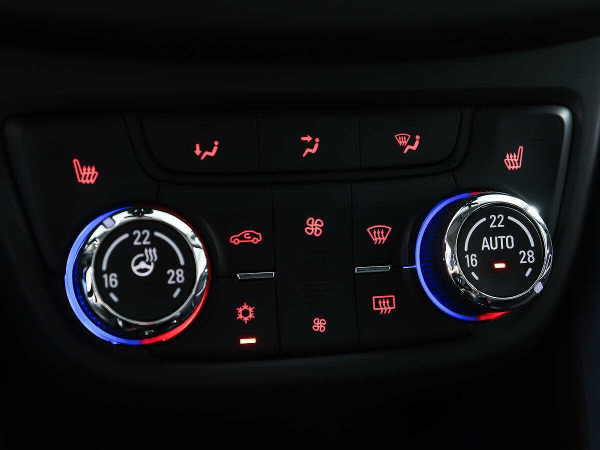 Opel Zafira с пробегом — 2014 год. Фото: #17