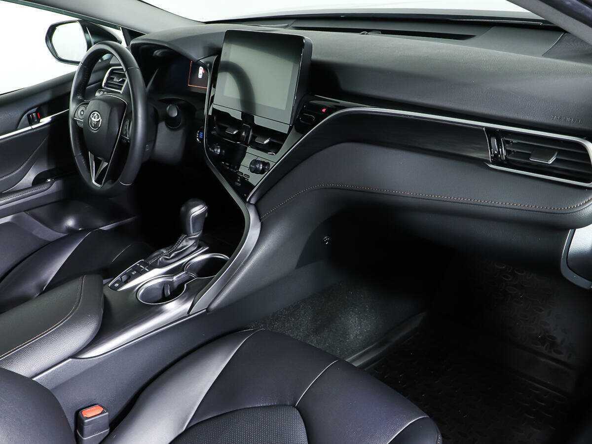 Toyota Camry с пробегом — 2022 год. Фото: #7