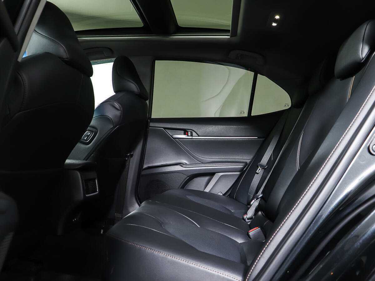 Toyota Camry с пробегом — 2022 год. Фото: #8