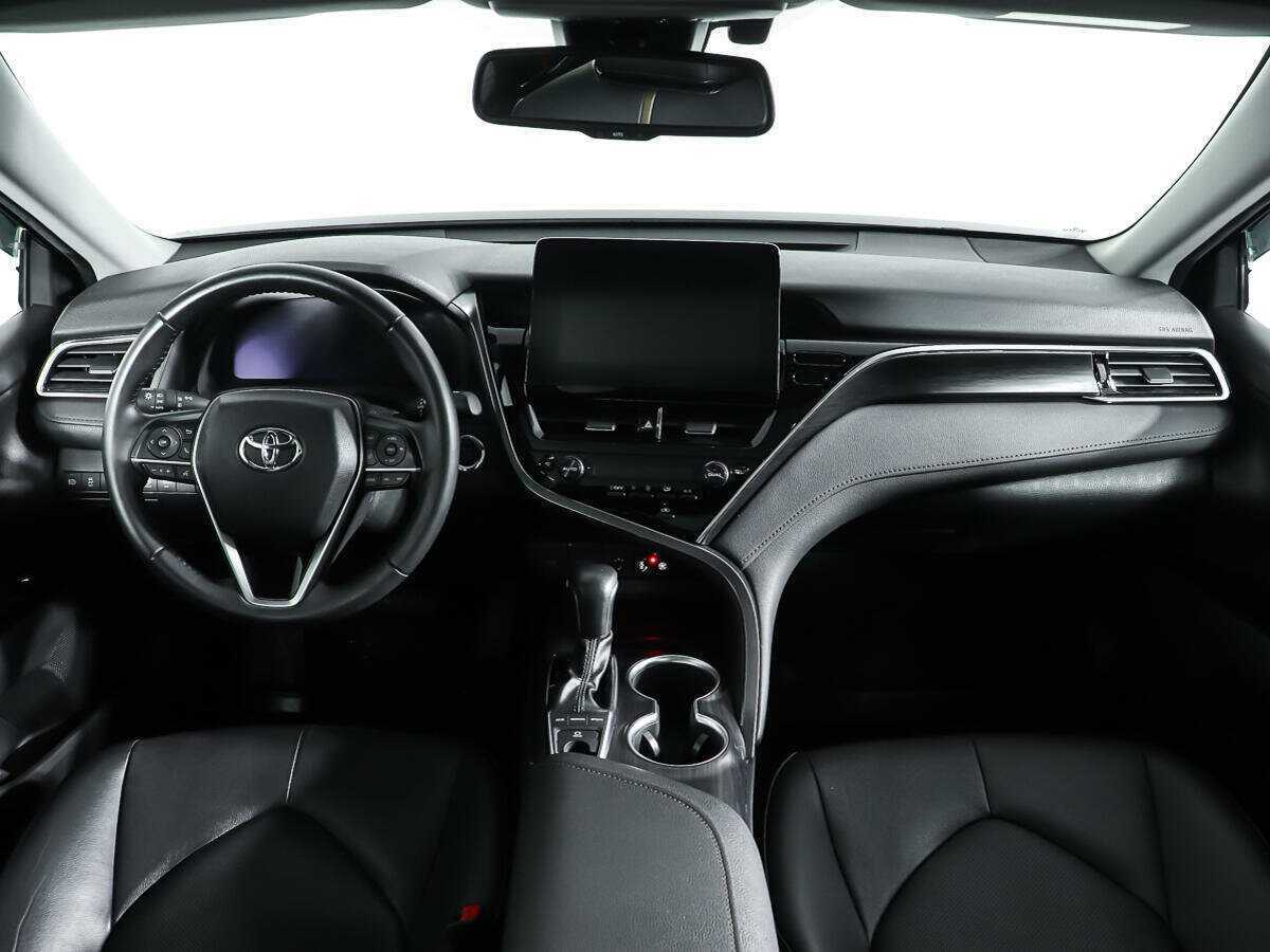 Toyota Camry с пробегом — 2022 год. Фото: #9