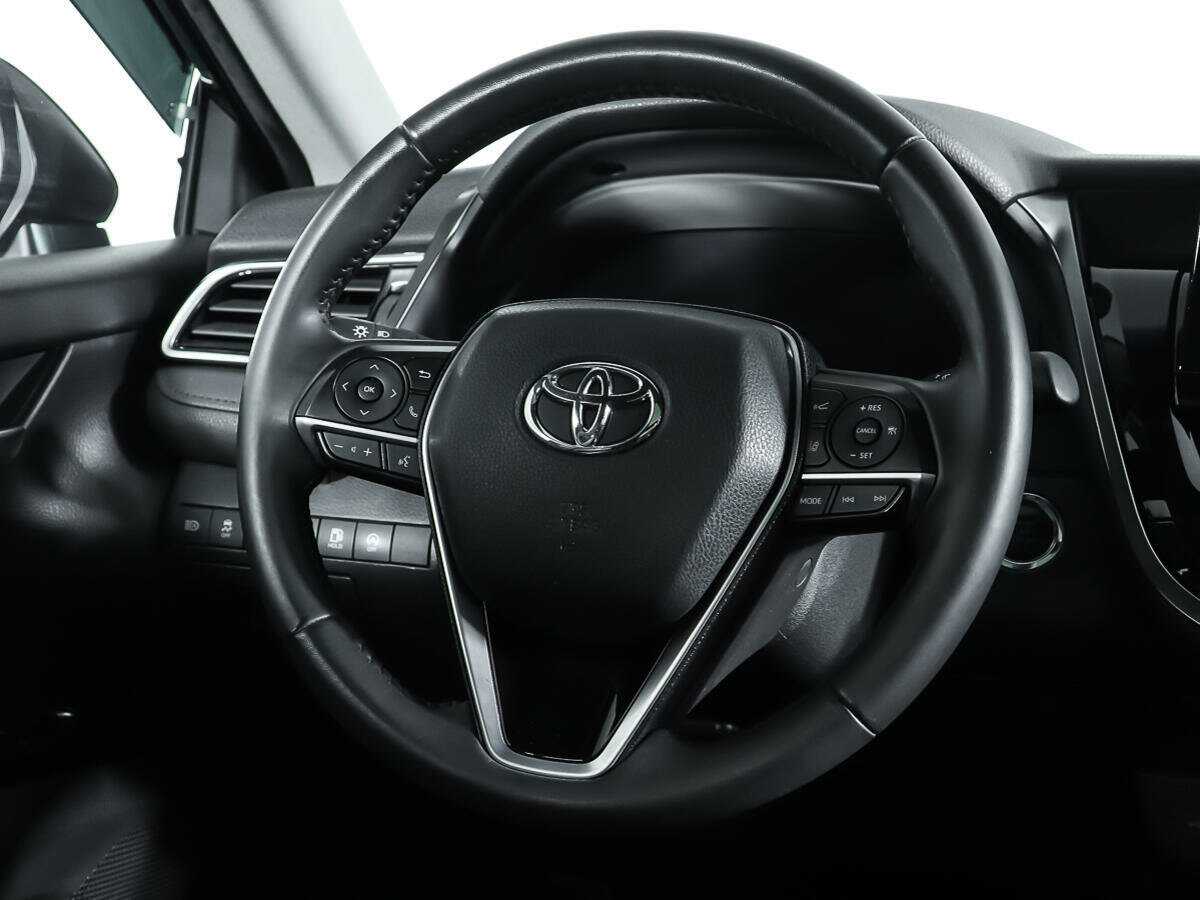 Toyota Camry с пробегом — 2022 год. Фото: #13