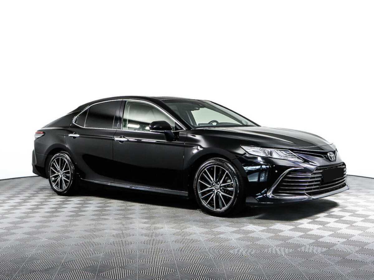 Toyota Camry с пробегом — 2022 год. Фото: #1