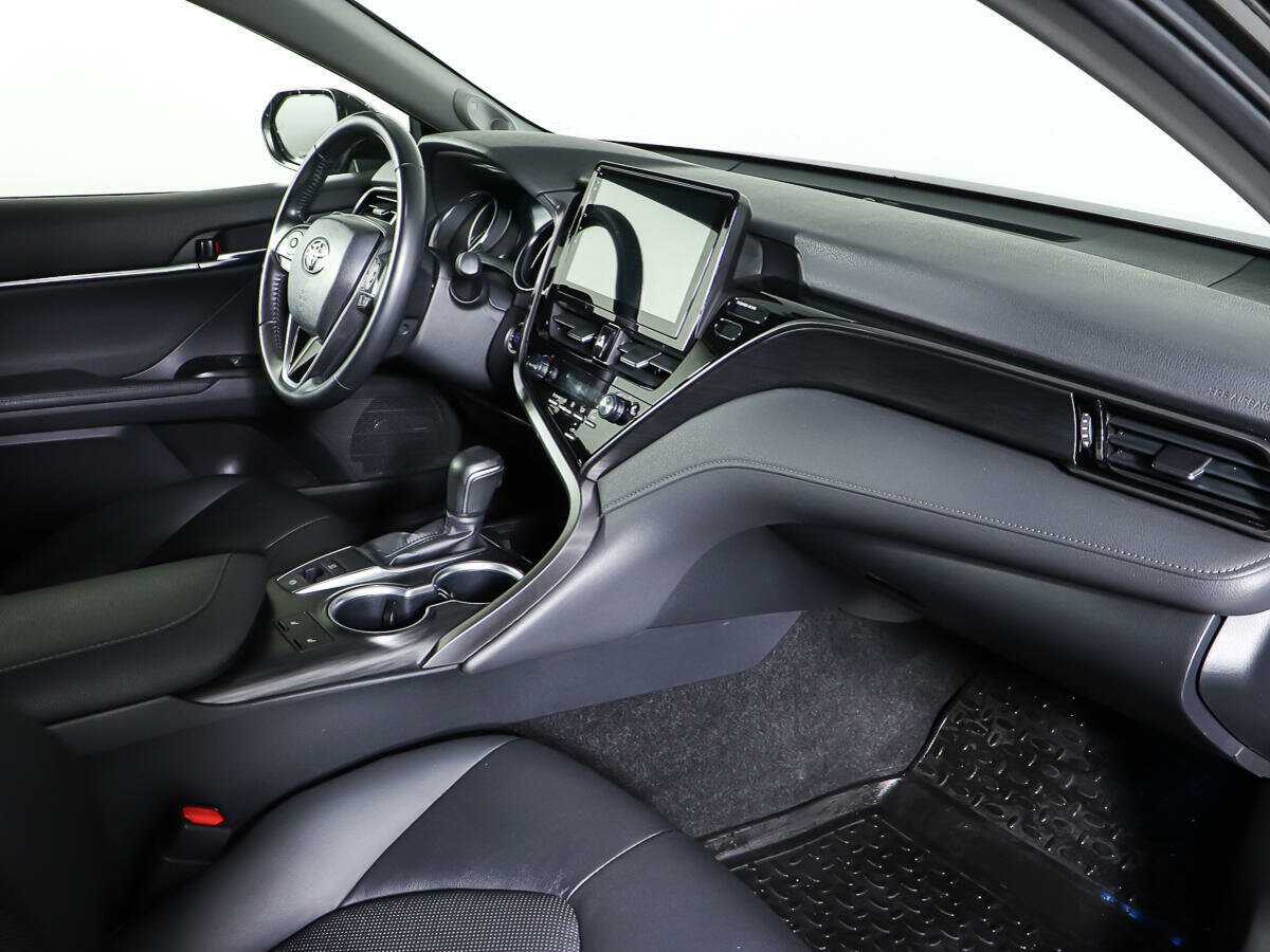 Toyota Camry с пробегом — 2022 год. Фото: #7