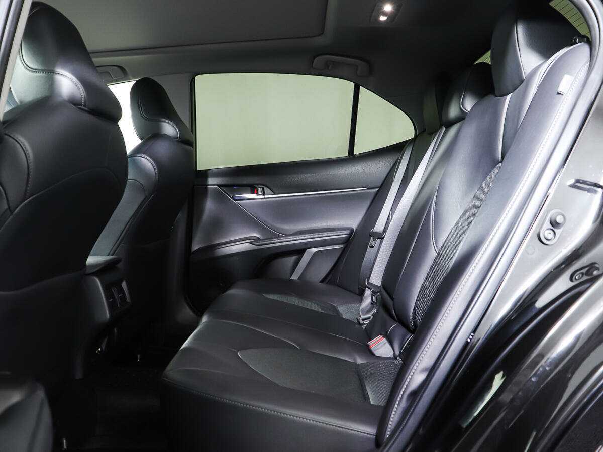 Toyota Camry с пробегом — 2022 год. Фото: #8