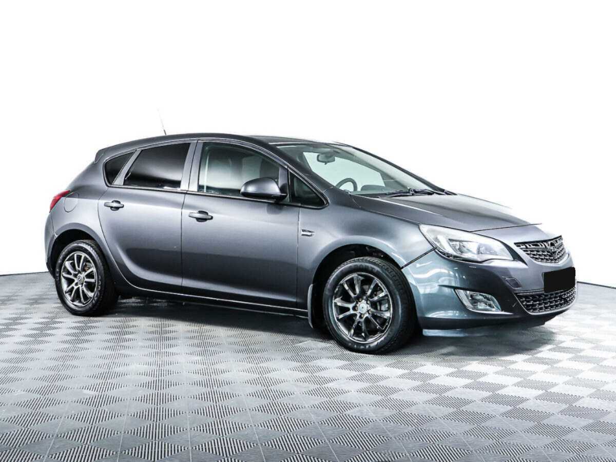 Opel Astra с пробегом — 2011 год. Фото: #1