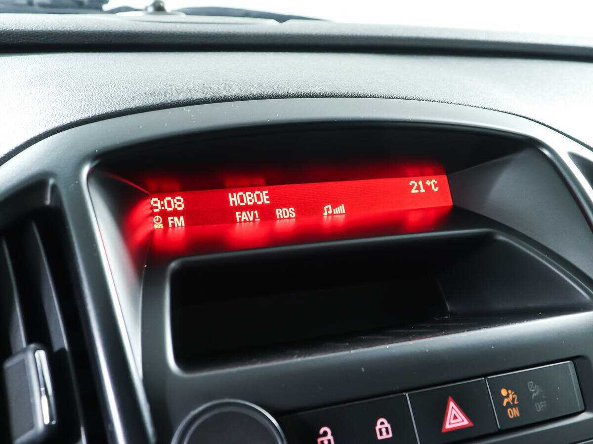 Opel Astra с пробегом — 2011 год. Фото: #17