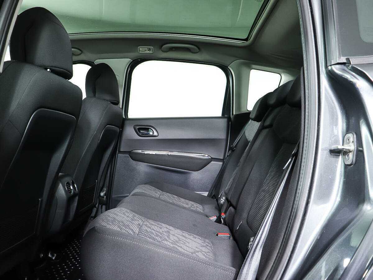 Peugeot 3008 с пробегом — 2010 год. Фото: #8