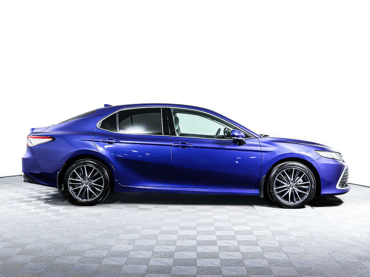 Toyota Camry с пробегом — 2021 год. Фото: #2