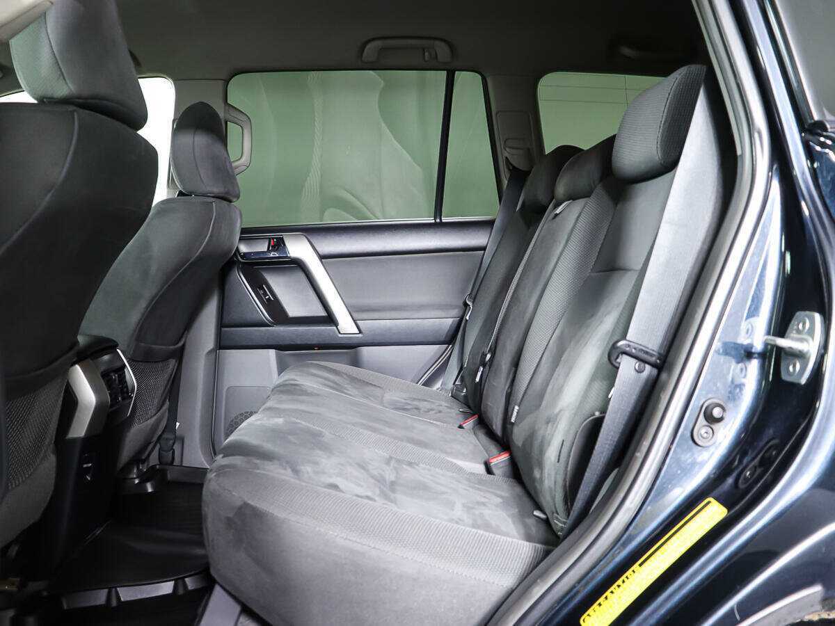 Toyota Land Cruiser Prado с пробегом — 2011 год. Фото: #8