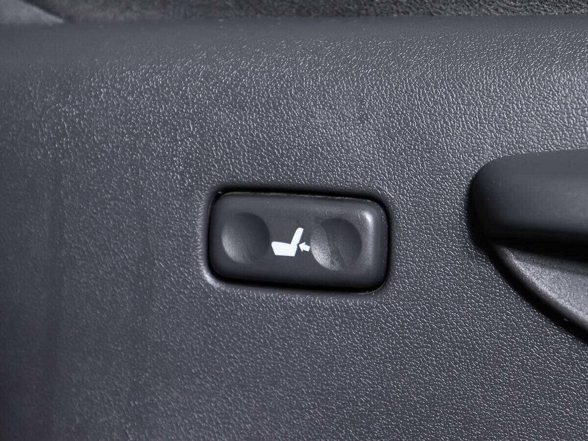 Toyota Land Cruiser Prado с пробегом — 2011 год. Фото: #12