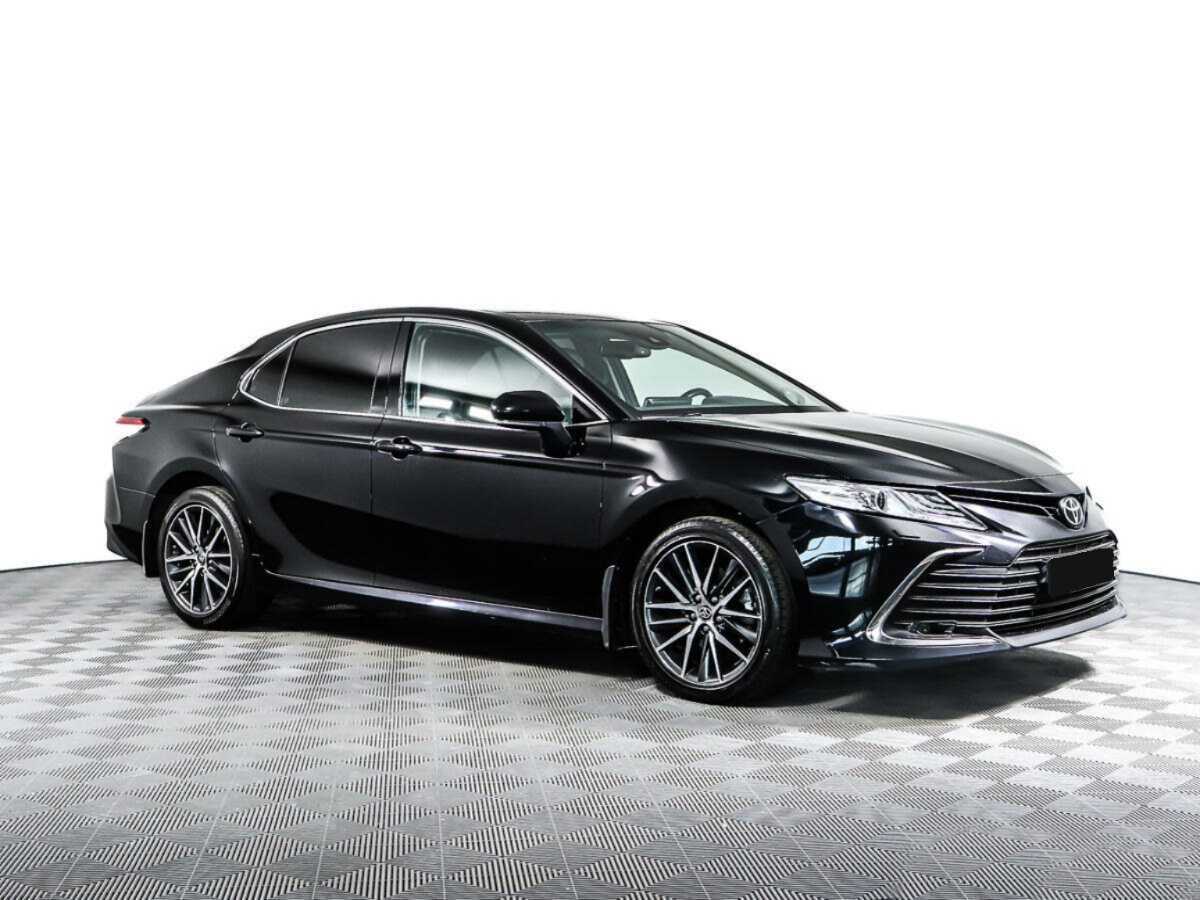Toyota Camry с пробегом — 2021 год. Фото: #1