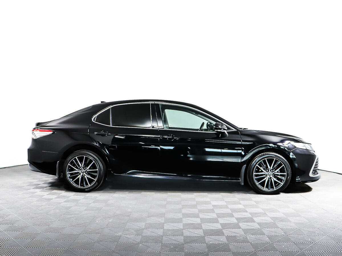 Toyota Camry с пробегом — 2021 год. Фото: #2